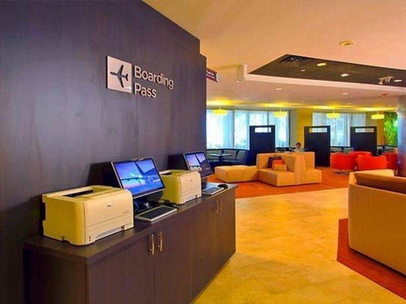 Courtyard By Marriott New York Laguardia Airport Hotel Exterior foto